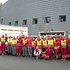 Gruppenfoto der Salzburger Rotkreuz-Abordnung für die Bundesübung Nockalert 2025, im Hintergrund die Salzburg Arena.