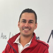 Oliver Handlbichler, Hauptberuflicher Mitarbeiter im Rettungdienst an der Bezirksstelle St. Valentin