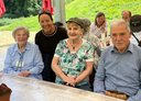 Reiseteilnehmer:innen im Restaurant