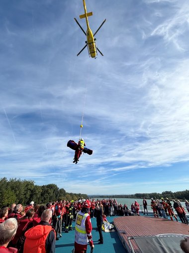 180 Mitarbeitenden aus dem Katastrophenhilfsdienst, dem Rettungsdienst, der Krisenintervention und der Realistischen Unfalldarstellung beteiligten sich an der Übung.