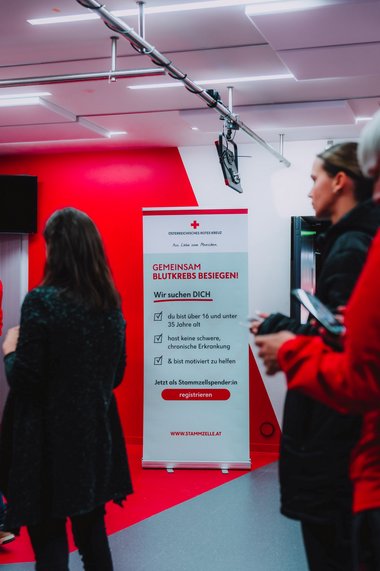 Menschen, die darauf warten, Blut zu spenden