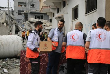 © Palestine Red Crescent Society Mitarbeiter des Palästinensischen Roten Halbmonds in Gaza