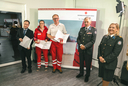 Die Mitglieder die die Verdienstmedaille in Silber erhalten haben mit Präsident des Roten Kreuzes Tirol Günther Ennemoser und Geschäftsführerin Astrid Stecher