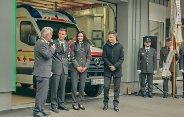 Egon Kleinlercher (Bezirksstellenleiter des Roten Kreuzes Osttirol, Vizepräsident des Landesverbands Tirol) hält die Festrede anlässlich des 55-Jahr-Jubiläums der OT Matrei i.O. und der Einweihung des neuen Zubaus. - © Foto © Ecaterina TOLICOVA | ÖRK Osttirol.  Egon Kleinlercher (Bezirksstellenleiter des Roten Kreuzes Osttirol, Vizepräsident des Landesverbands Tirol) hält die Festrede anlässlich des 55-Jahr-Jubiläums der OT Matrei i.O. und der Einweihung des neuen Zubaus.