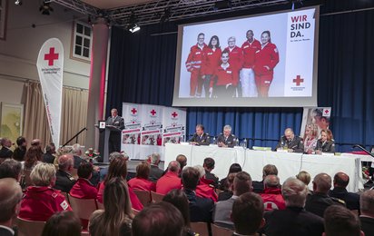 Foto der Bühnengäste der Generalversammlung