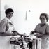 Frau Lessel mit einer Patientin