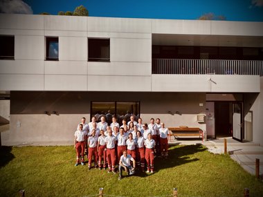 Team von Saalbach vor der Dienststelle