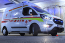 FORD KTW mit Blaulicht in der Rettungsgarage