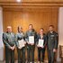 von links nach rechts: Bezirksrettungskommandant Peter Riepler, Katharina Kreuzberger, Thomas Blachfellner, Jakob Rettenwender und Landesrettungskommandant Stefan Herbst.