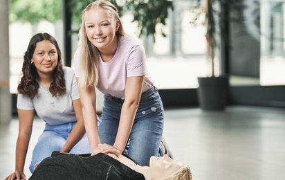 © (c)OÖRK_ROBERT MAYBACH Herzdruckmassage