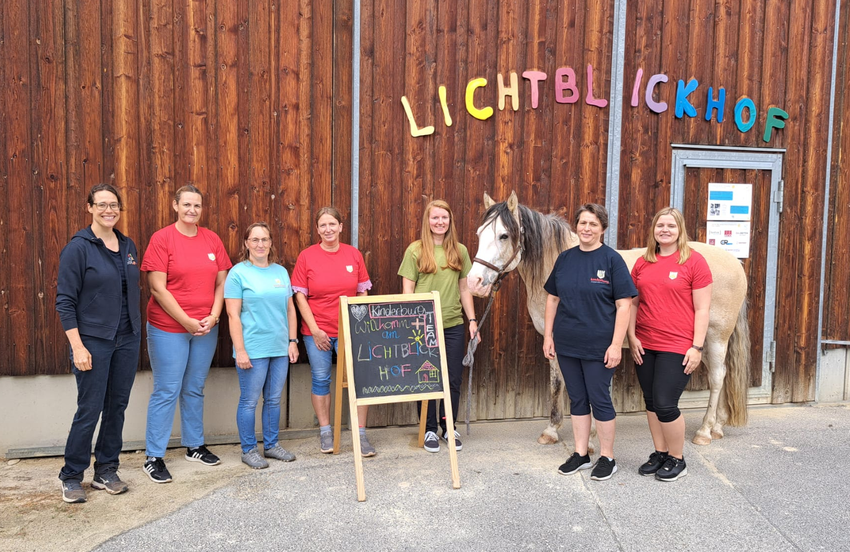 Das Kinderburg-Team zu Besuch am Lichtblickhof