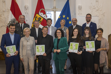 Verleihung "Kids Save Lives"-Plakette