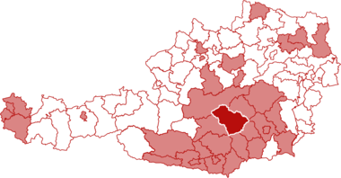Eine Österreichkarte mit hervorgehobenen politischen Bezirken, aus denen bereits Rotkreuz-Kolleg:innen am Red Bull Ring Dienst versehen haben.