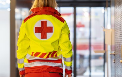 Von rund 330 beruflichen Mitarbeitenden und 1.500 Ehrenamtlichen ist gut ein Drittel weiblich. Frauen sind damit aus dem Rotkreuz-Alltag längst nicht mehr wegzudenken.