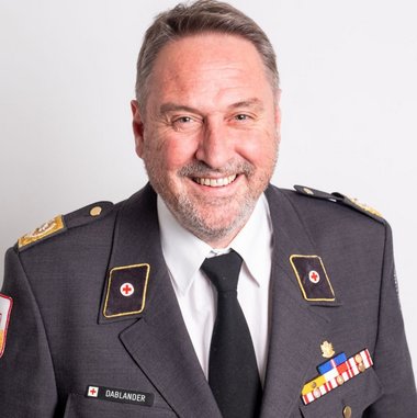 Martin Dablander - © Rotes Kreuz Tirol Andreas Amplatz Martin Dablander in der Rotkreuz-A-Uniform und im Portrait