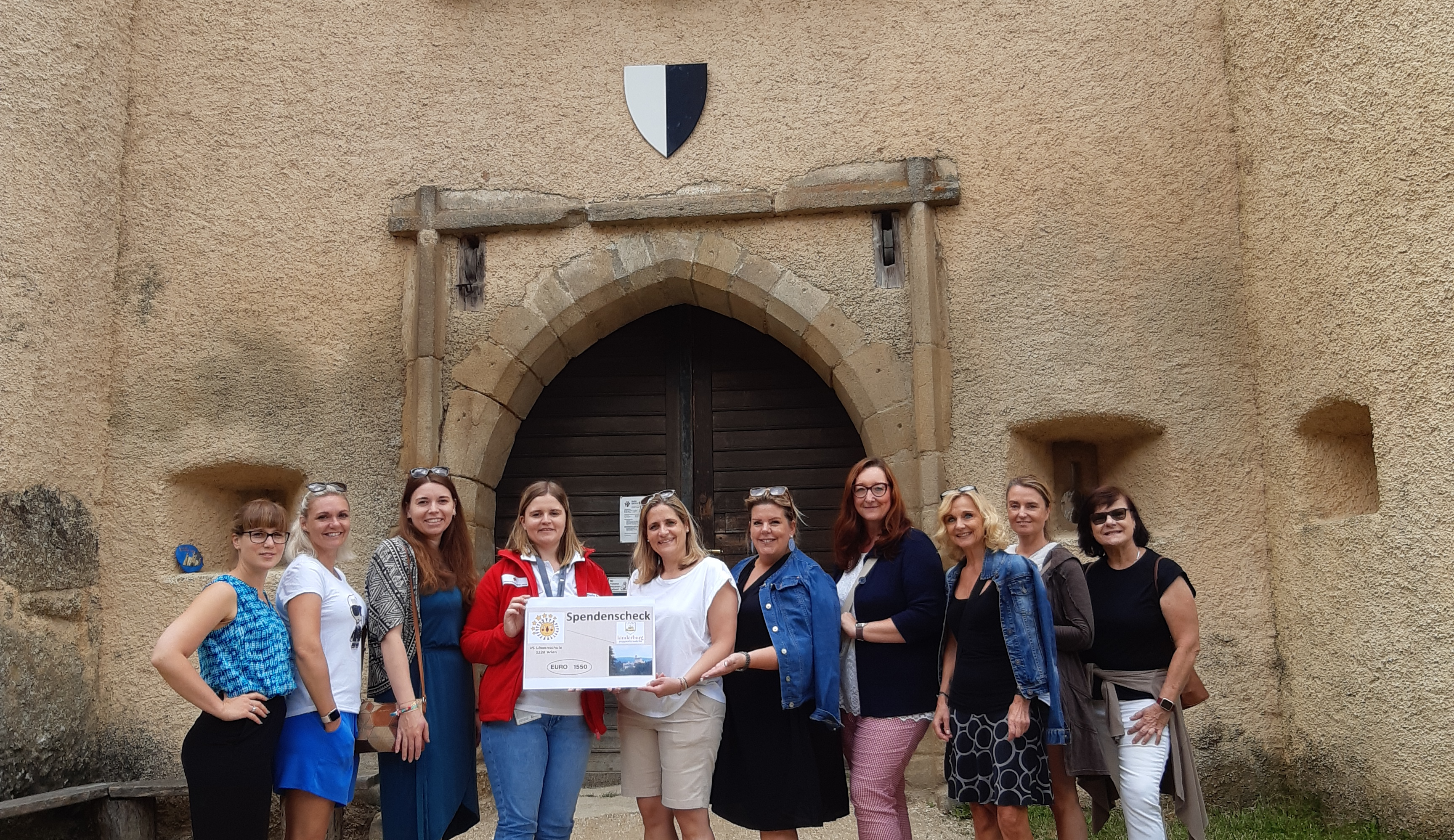 VS Löwenschule Aspern sammelte bei Sommerfest Spenden für die Kinderburg