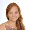 Viktoria Kreidl im Portrait und in zivil Kleidung