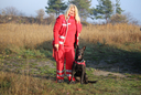 Suchhund mit Hundeführer:in