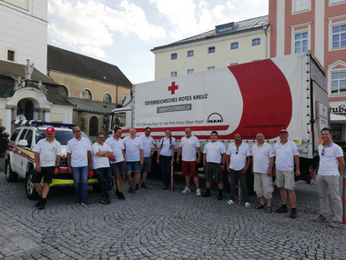 Gruppenbild Team der Trinkwasseraufbereitung des Österreichischen Roten Kreuzes