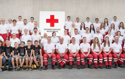 Gruppenfoto Rotes Kreuz Haag am Hausruck 2018 Bild der freiwilligen Mitarbeiter der Ortstelle Haag am Hausruck