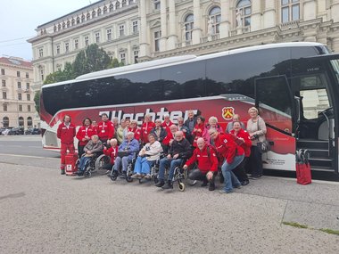 Reisegruppe mit Seniorenbetreuern