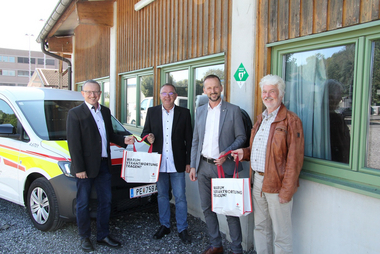 BStL Ing. Mag. Kreisl und BGL Geirhofer fanden sich mit einem kleinen Dankeschön bei Präsident Bgm. Aufreiter und Obmann Vogelsang ein