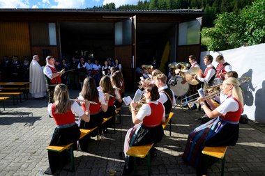 Musik-Kapelle spielt für die Gäste