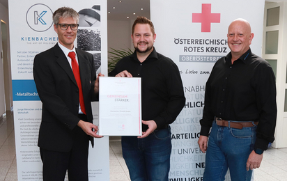 Urkundenübergabe bei Fa. Kienbacher