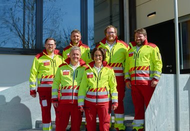 Der Vorstand der Rotkreuz-KAT-Abteilung Hard (v.l.) - hinten: Andreas Kirchmann, Slavi Vukovic, Julian Hermann und Thomas Hartmann, vorne: Kommandant Hannes Hermann und seine Stellvertreterin Petra Gebhard.