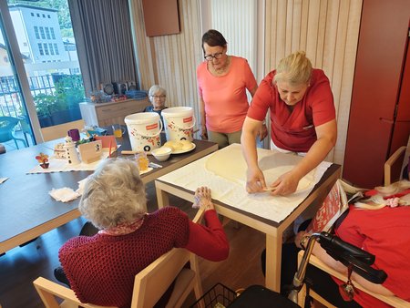 Apfelstrudelbacken im SWH Hallein