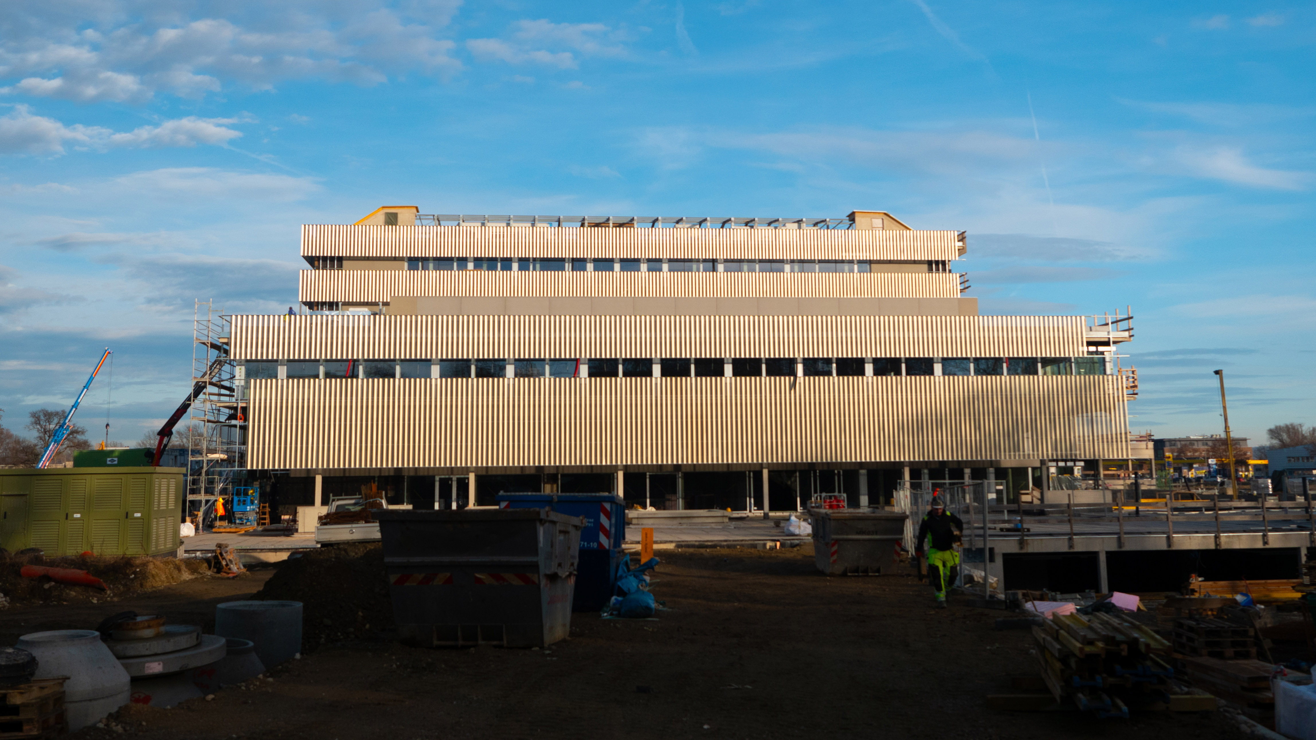 Der Neubau der Landeszentrale Ein Blick auf die Außenfassade der neuen Landeszentrale