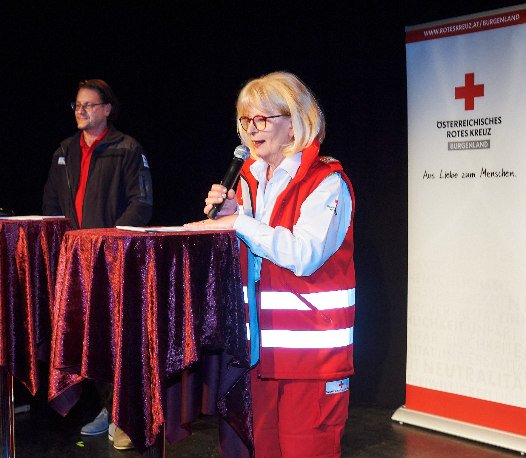 Präsidentin Friederike Pirringer auf der Bühne