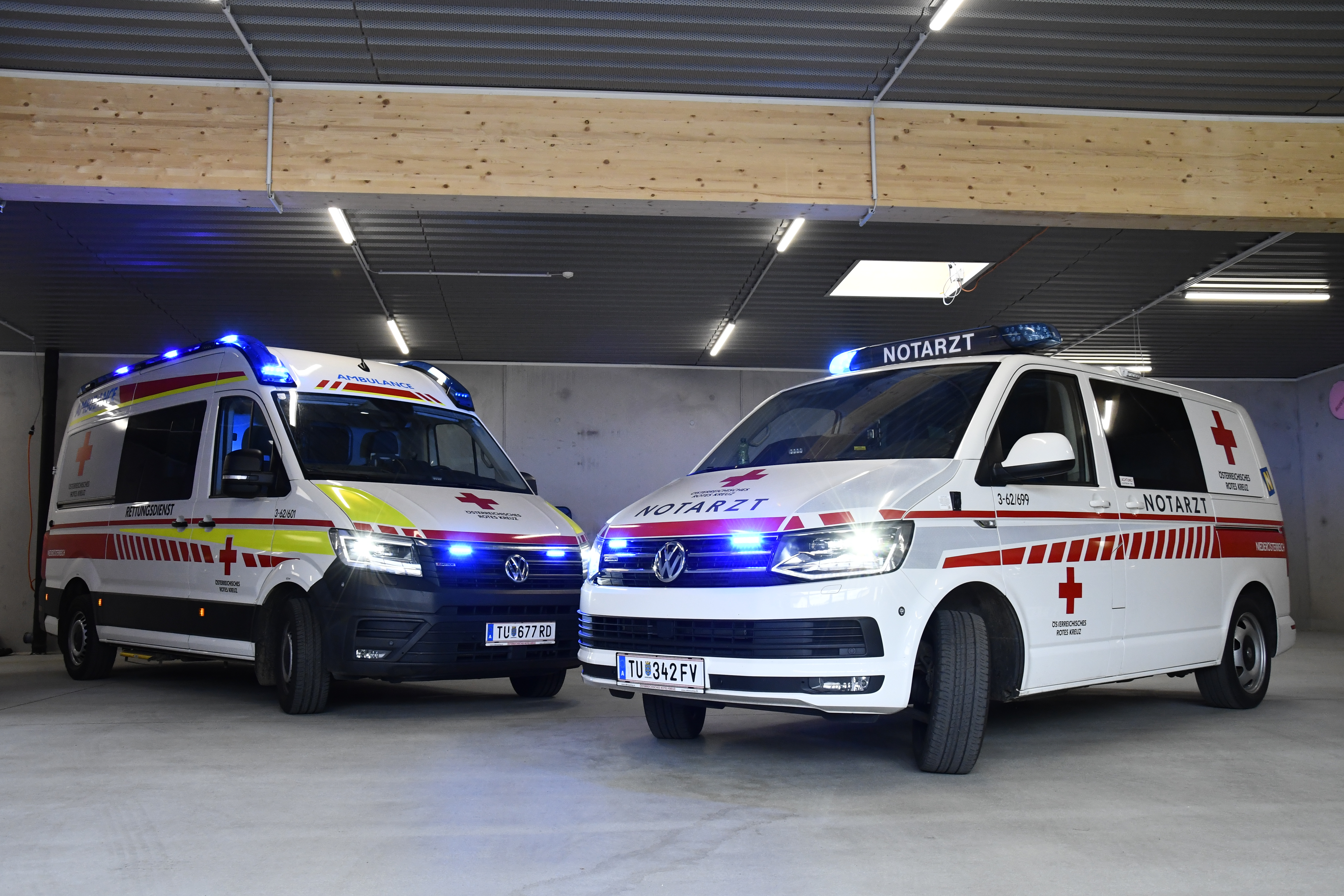 Rettungswagen und Notarzteinsatzfahrzeug Pöggstall