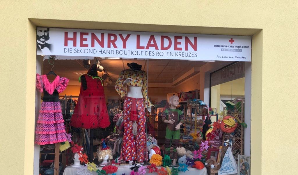 Auslage des Henry Ladens in Groß-Siegharts im Waldviertel.