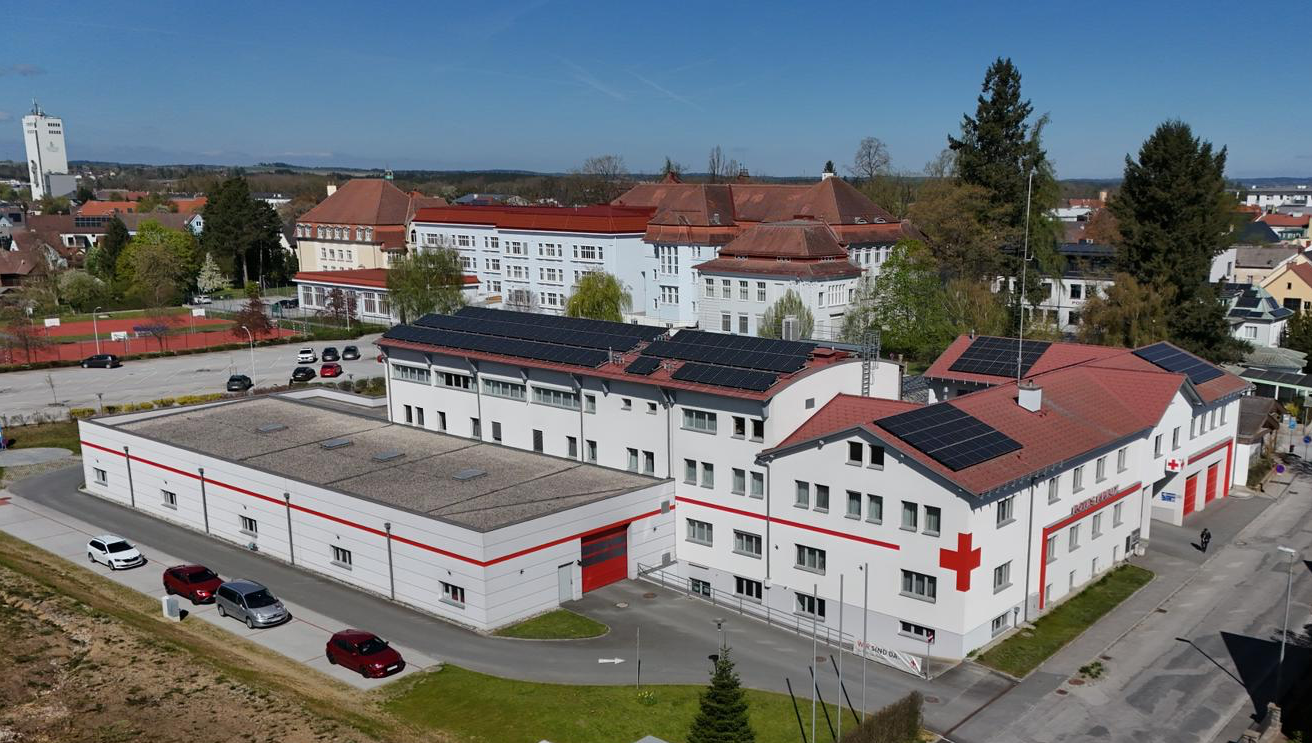 Eine Luftaufnahme der Dienststelle Waidhofen/Thaya von der Moritz-Schadekgasse aus.