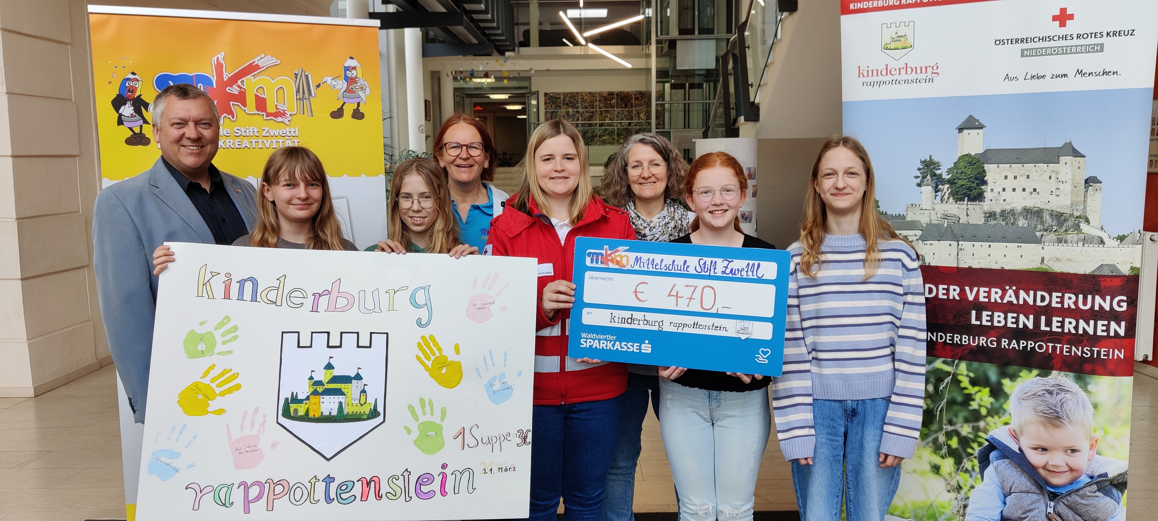 © MKM Stift Zwettl MKM Stift Zwettl übergibt Spende an Kinderburg