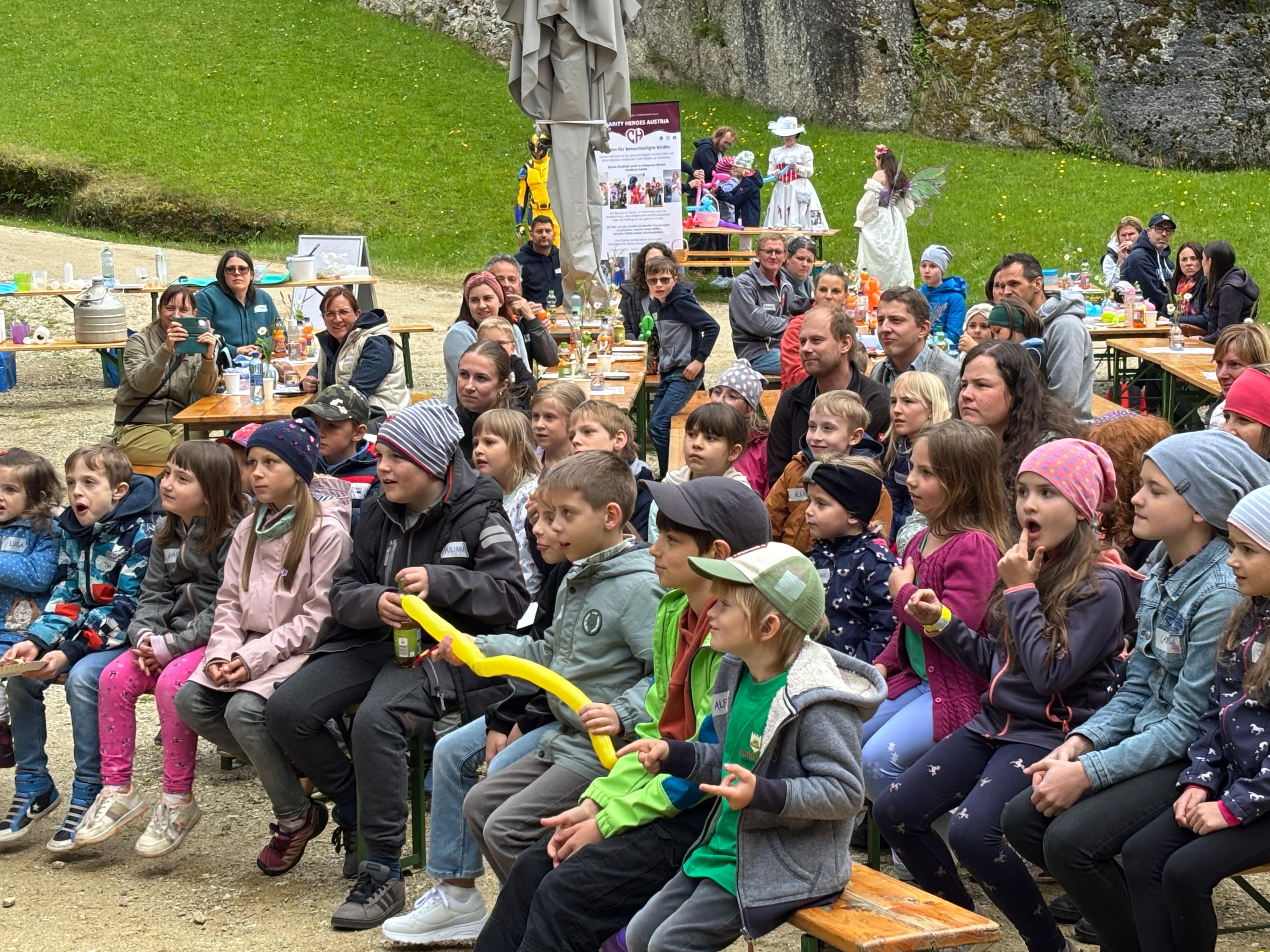 Zuschauer beim Kasperltheater