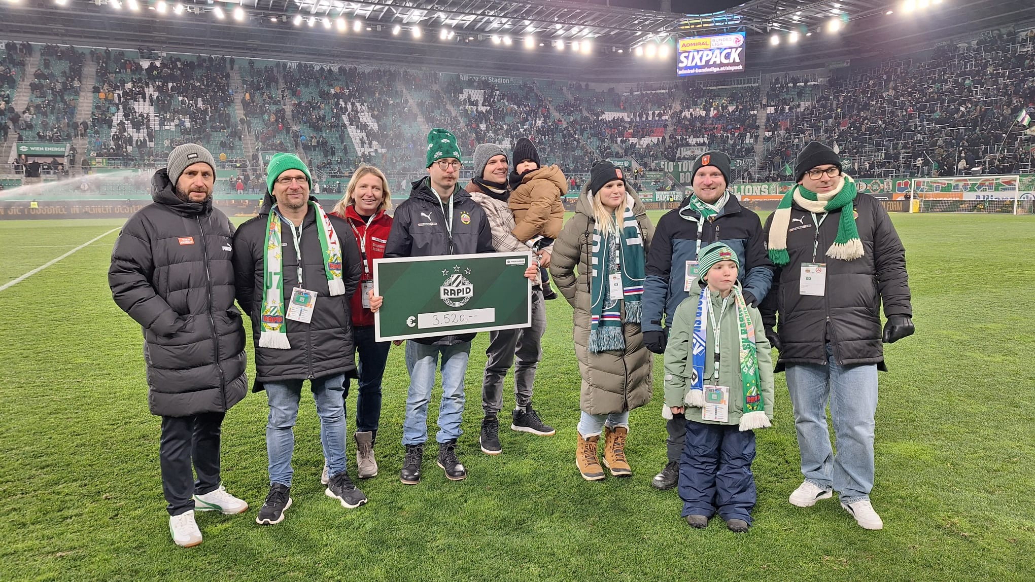 USV Allentsteig übergibt im Allianz Stadion Spende an Kinderburg
