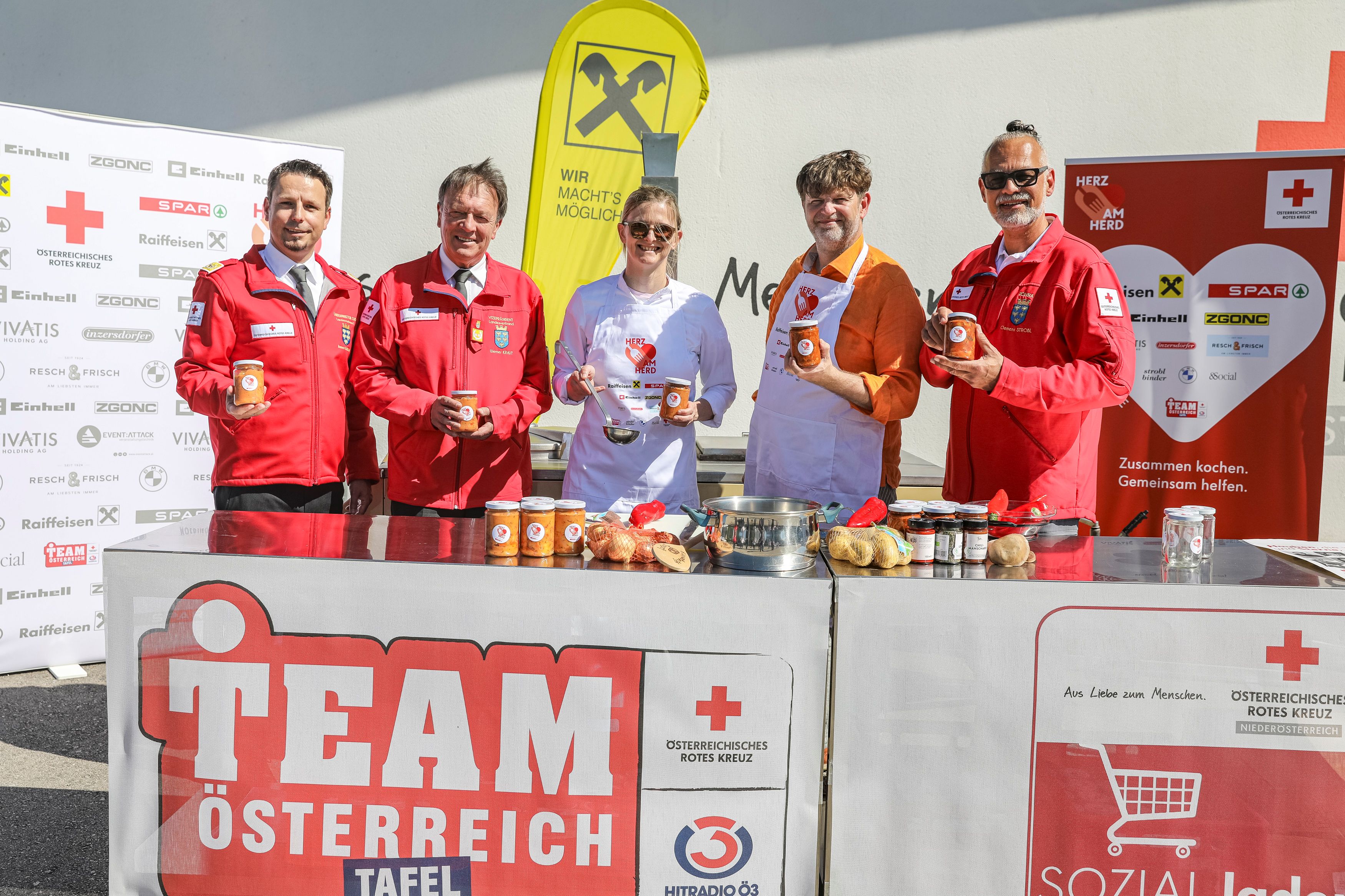 Gruppenfoto von Herz am Herd