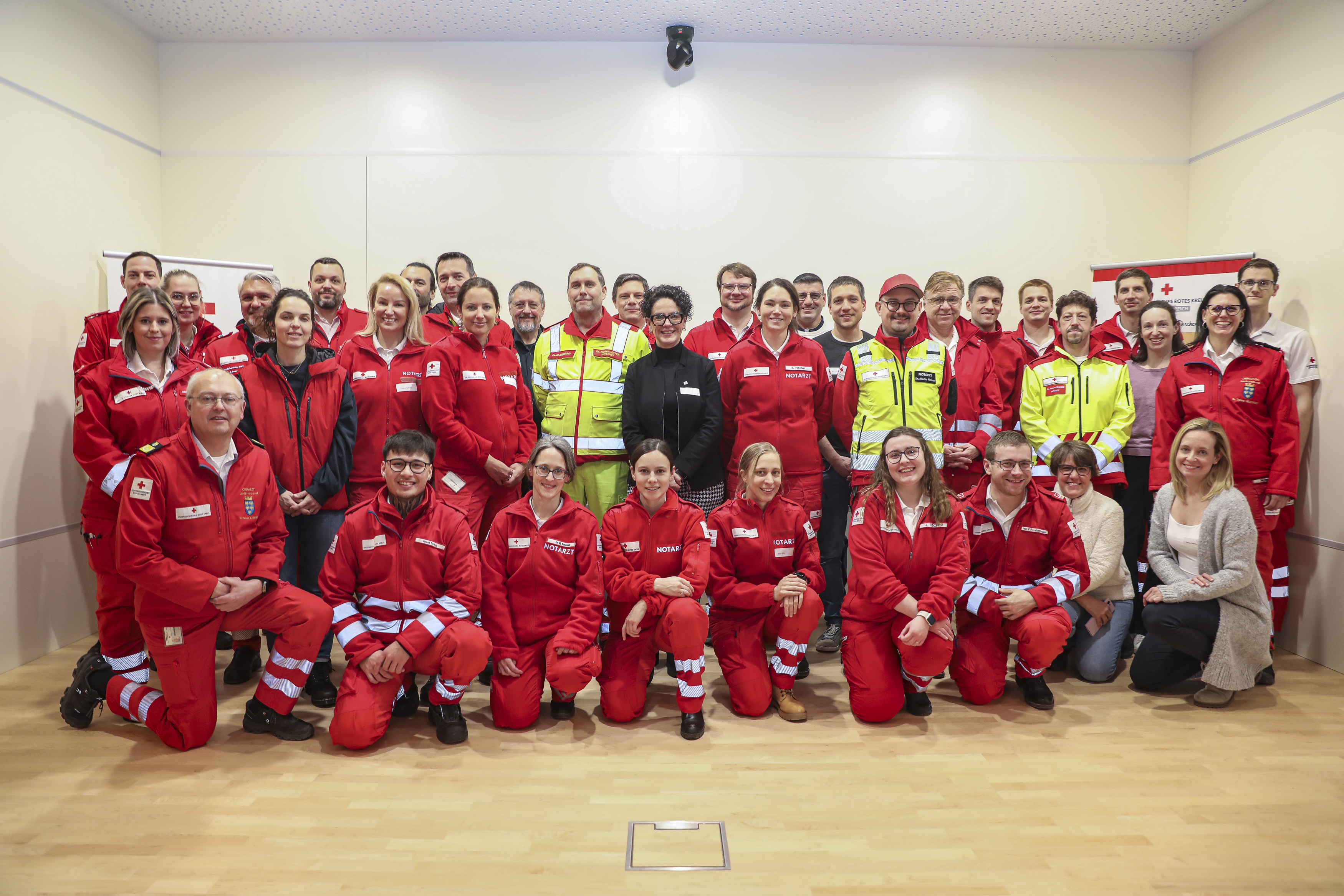 Gruppenfoto aller Mitglieder der ersten Telenotarztausbildung.