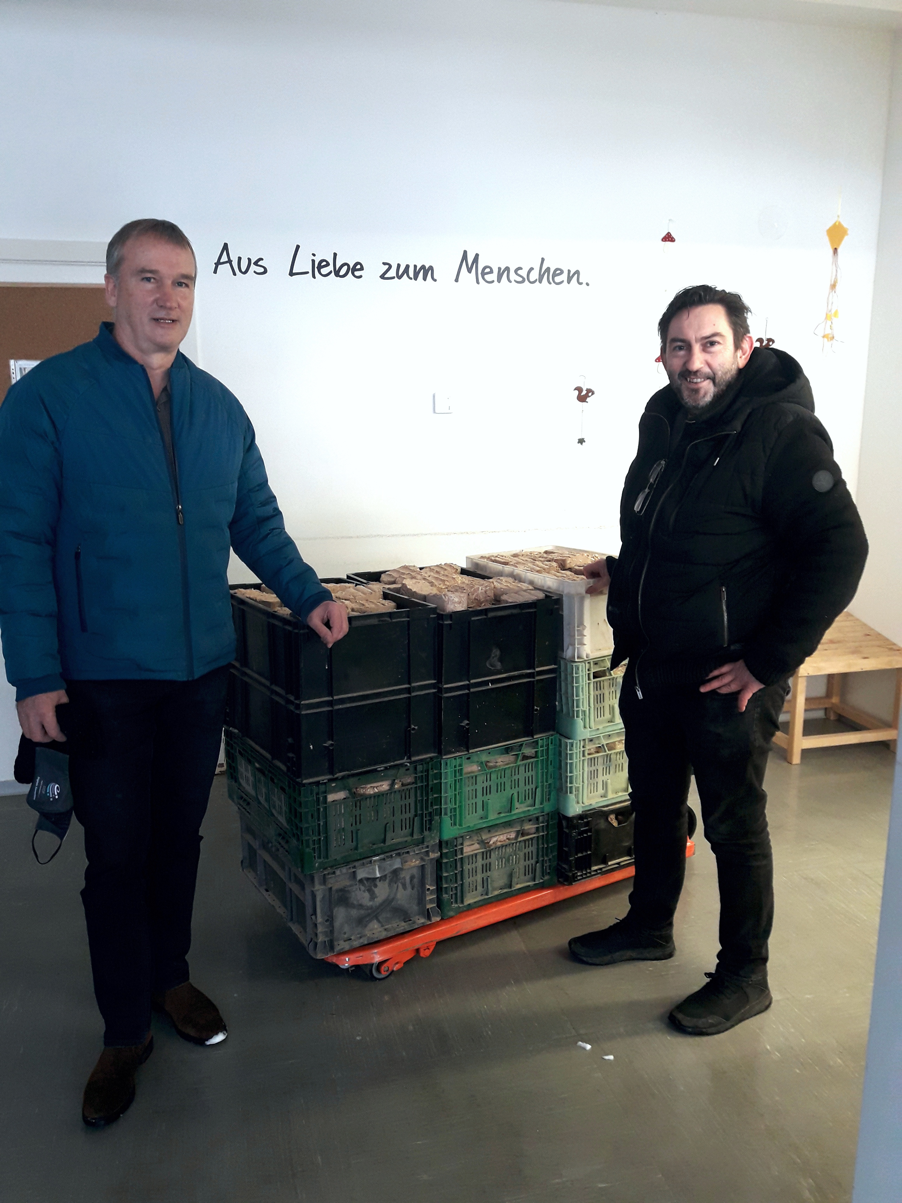 Hausmeister und Roland Brenner Schulleiter Berufsschule Kremsmünster