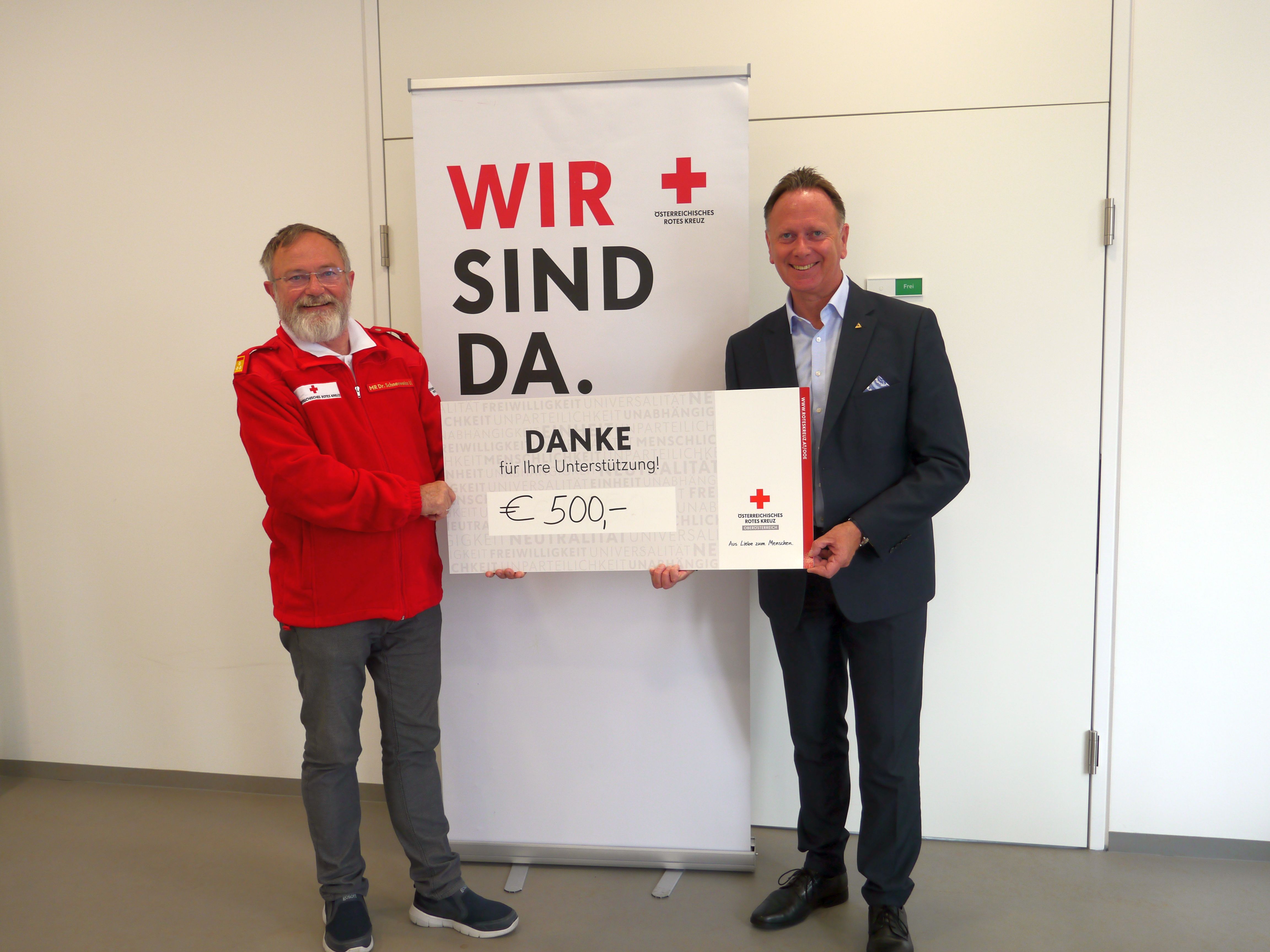© OÖRK Übergabe Spende an das Rote Kreuz von der Helvetia Versicherungen AG