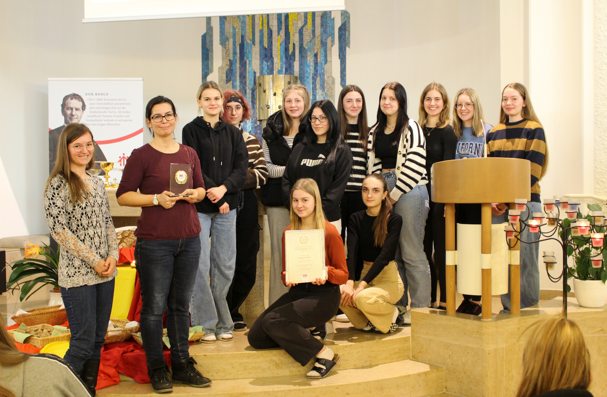 Gemeinsam Brücken bauen, wollen Schüler:innen der 3BA und 3BB der Don-Bosco-Schulen in Vöcklabruck.