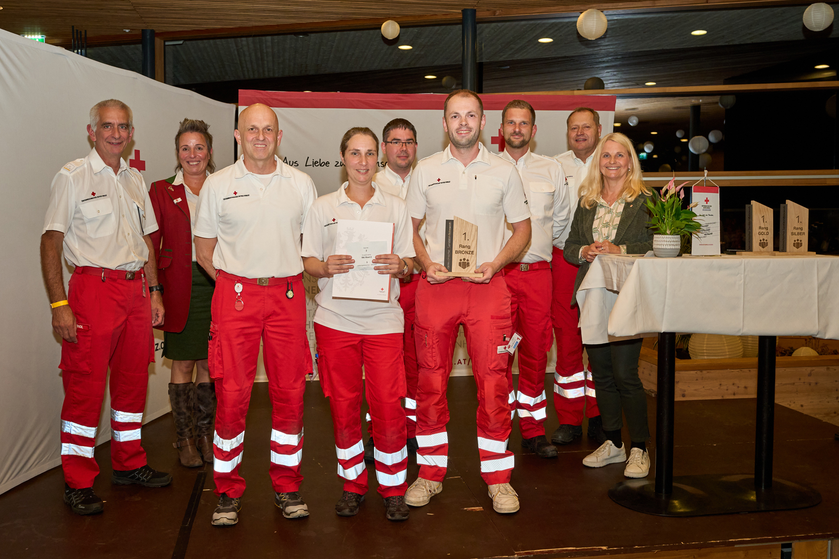 Am Bild mit, Ing. Roman Herndl, Mag. Ingrid Rupprechter, RK-Bezirksgeschäftsleiter Mag. Johannes Raab, Stefan Wagner, Jürgen Leitner und LAbg. Gertraud Scheiblberger.