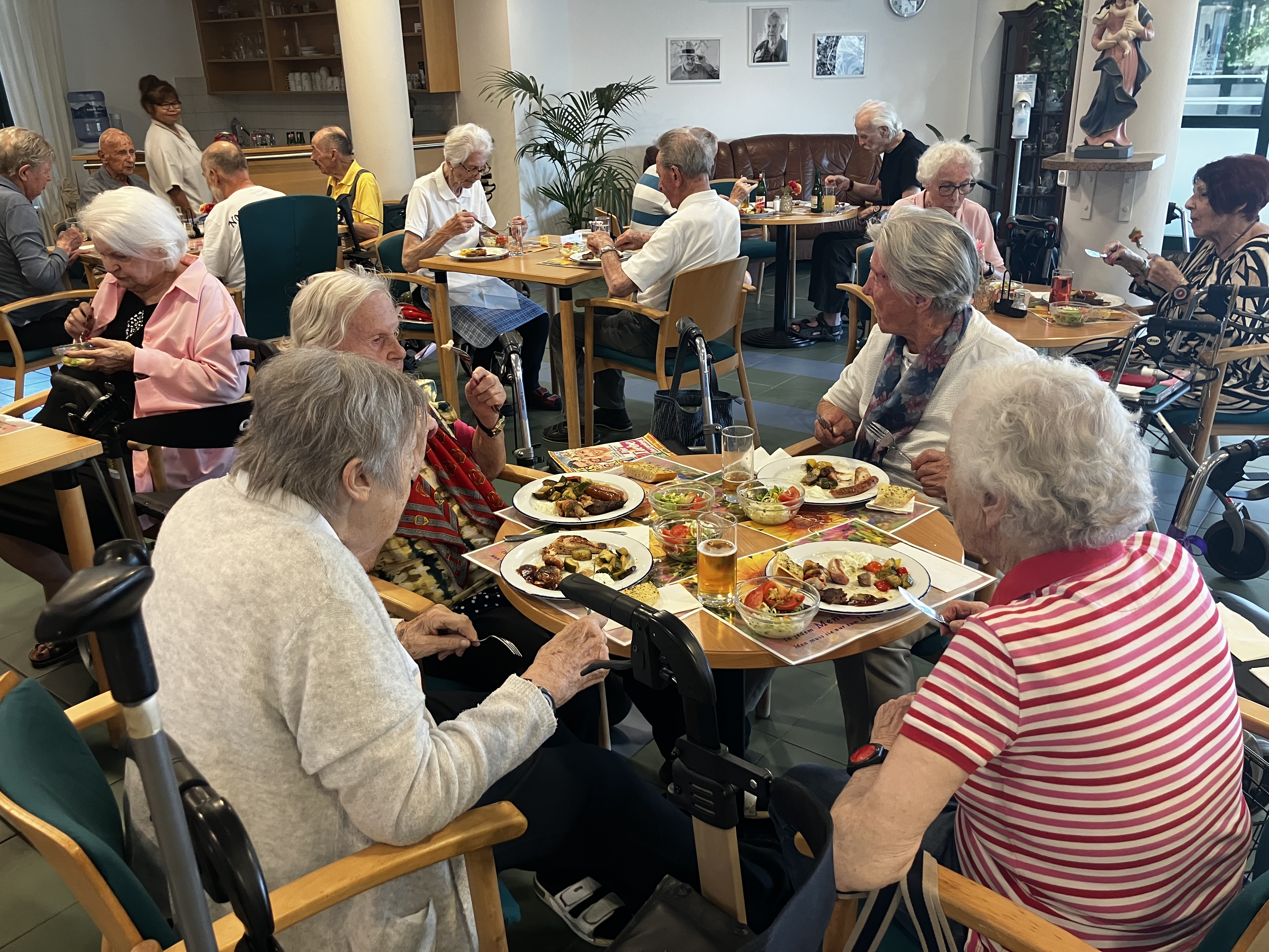 Grillfest im Seniorenwohnhaus Elsbethen