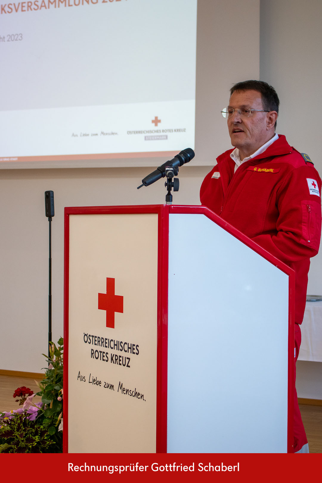 Rechnungsprüfer Gottfried Schaberl bei der Bezirksversammlung 2024